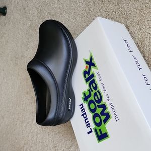 Landau Comfort Clogs - sz 7